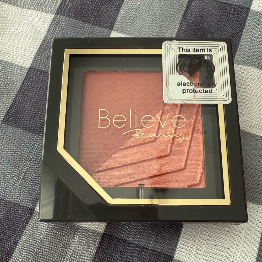 Blush - Matte & Shimmer Duo Palette NWT